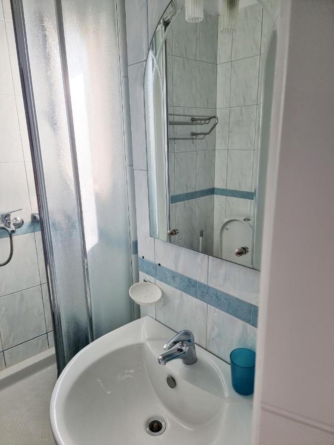 Hera'S Home Тирана Екстер'єр фото